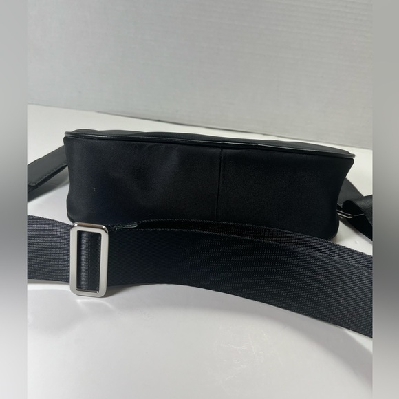 Michael Kors Jet Set Shoulder Bag - Picture 10 of 11